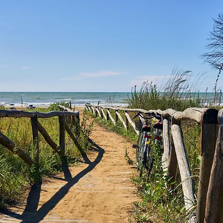 Renewed Flat In A Seafront Building With Pool * Bibione