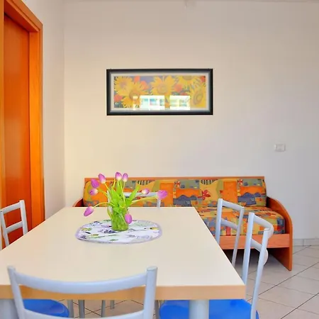 Appartamento Renewed Flat In A Seafront Building With Pool Bibione